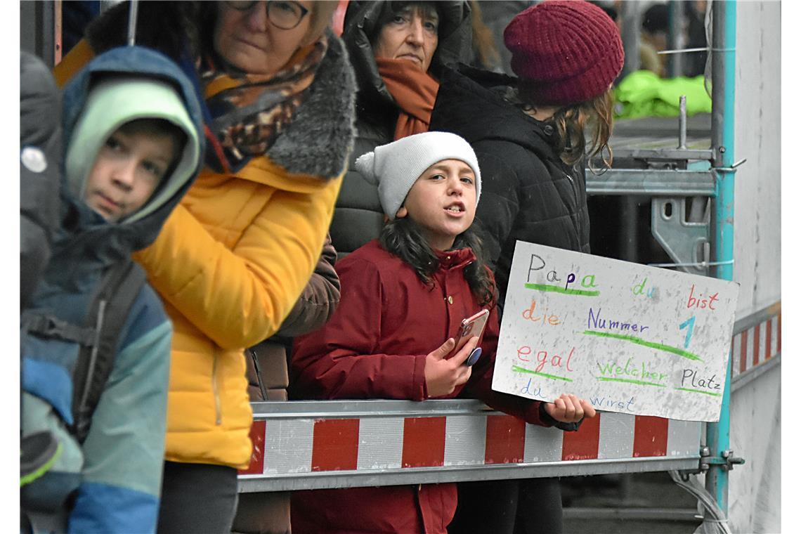 Tolle Anfeuerung von einer Tochter.