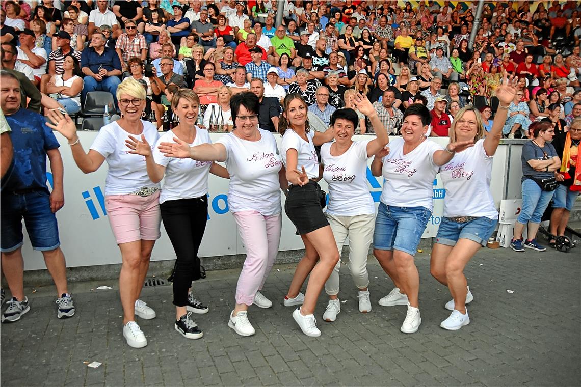 Tolle Stimmung bei den Ladies. Konzert am Samstag. 