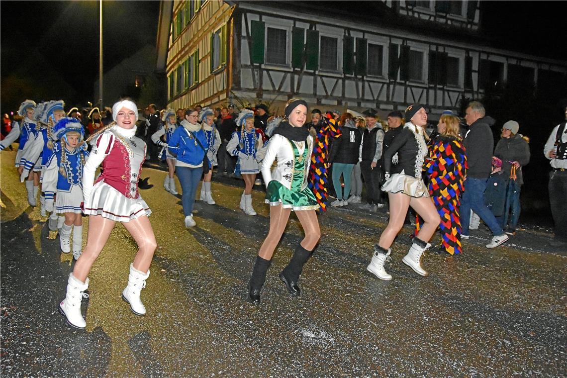 Tolle Stimmung  beim Nachtumzug und Narrensprung der 1. Narrenzunft Auenwald.