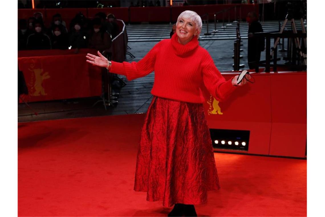 Berlinale 2022: Goldener Bär geht an „Alcarràs“ Ton in Ton: Kulturstaatsministerin Claudia Roth. Foto: Gerald Matzka/dpa