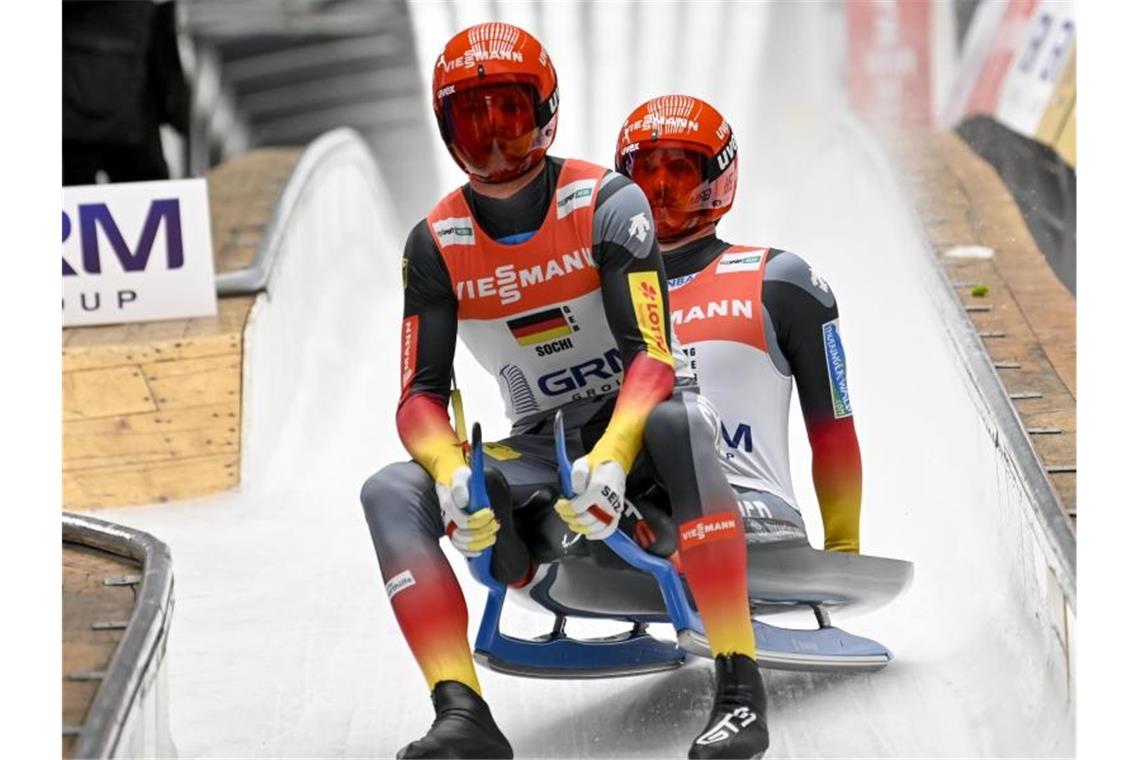Toni Eggert und Sascha Benecken verzichten auf einen Start in Winterberg. Foto: Artur Lebedev/AP/dpa