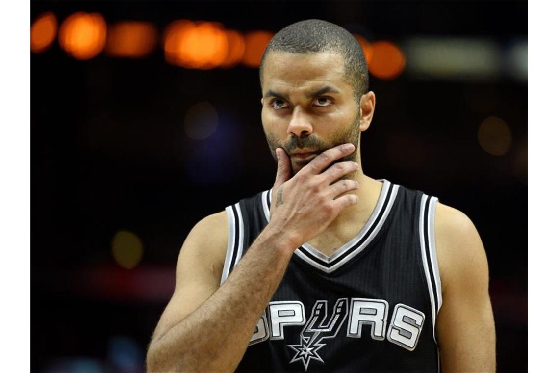 Französischer Basketball-Star Tony Parker hört auf Tony Parker wurde mit den San Antonio Spurs viermal NBA-Champion und spielte in der abgelaufenen Saison für Charlotte. Foto: Paul Buck/epa
