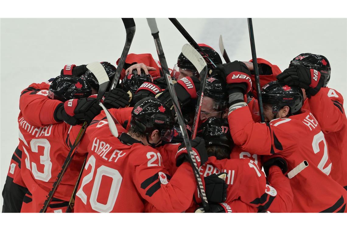 Top-Favorit Kanada rettete sich mit einem Sieg in der Overtime ins Halbfinale.