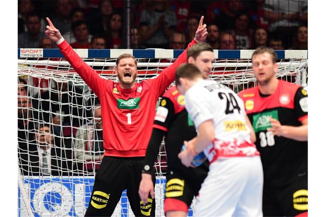 Dank Bitter: DHB-Team erreicht Spiel um Platz fünf Torhüter Johannes Bitter war der überragende Mann beim Sieg gegen Österreich. Foto: Robert Michael/dpa
