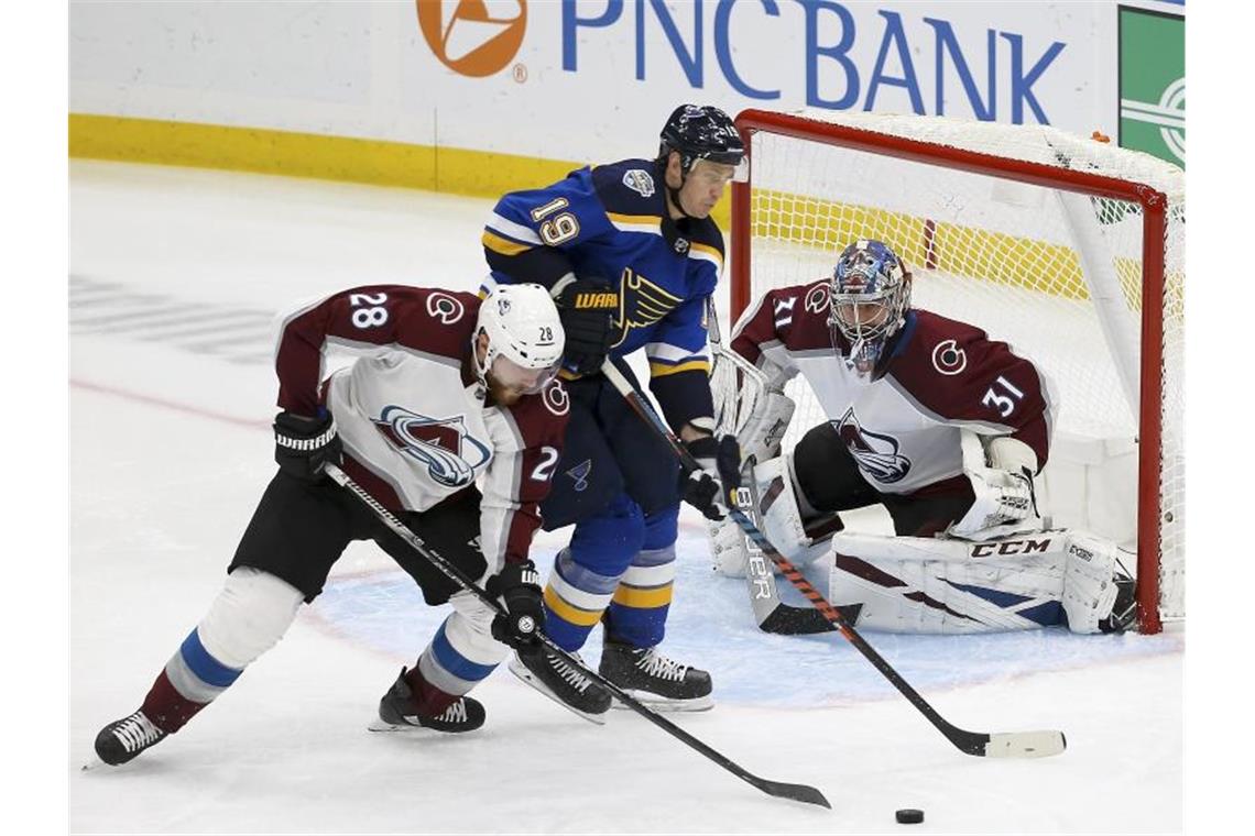 Eishockey-Goalie Grubauer verliert mit Colorado in St. Louis Torhüter Philipp Grubauer verlor mit Colorado Avalanche. Foto: Scott Kane/AP/dpa