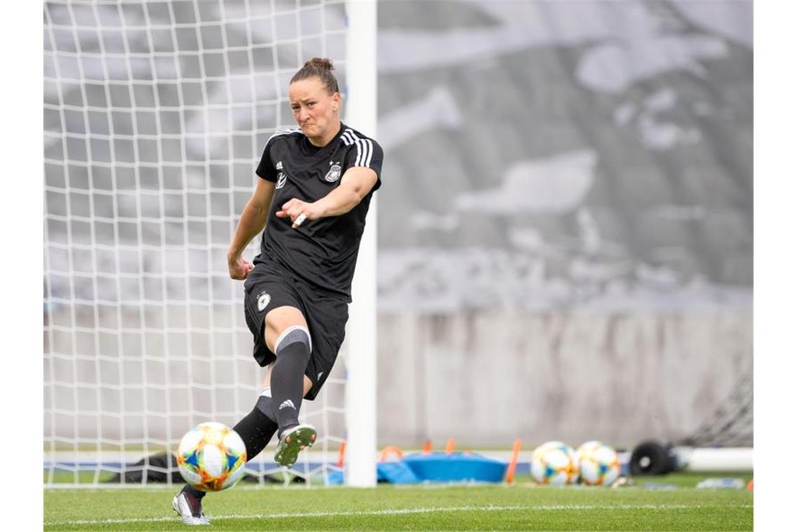 Angerer und Fuchs loben DFB-Keeperin Schult Torhüterin Almuth Schult ist der sichere Rückhalt der deutschen Damen-Nationalmannschaft. Foto: Sebastian Gollnow