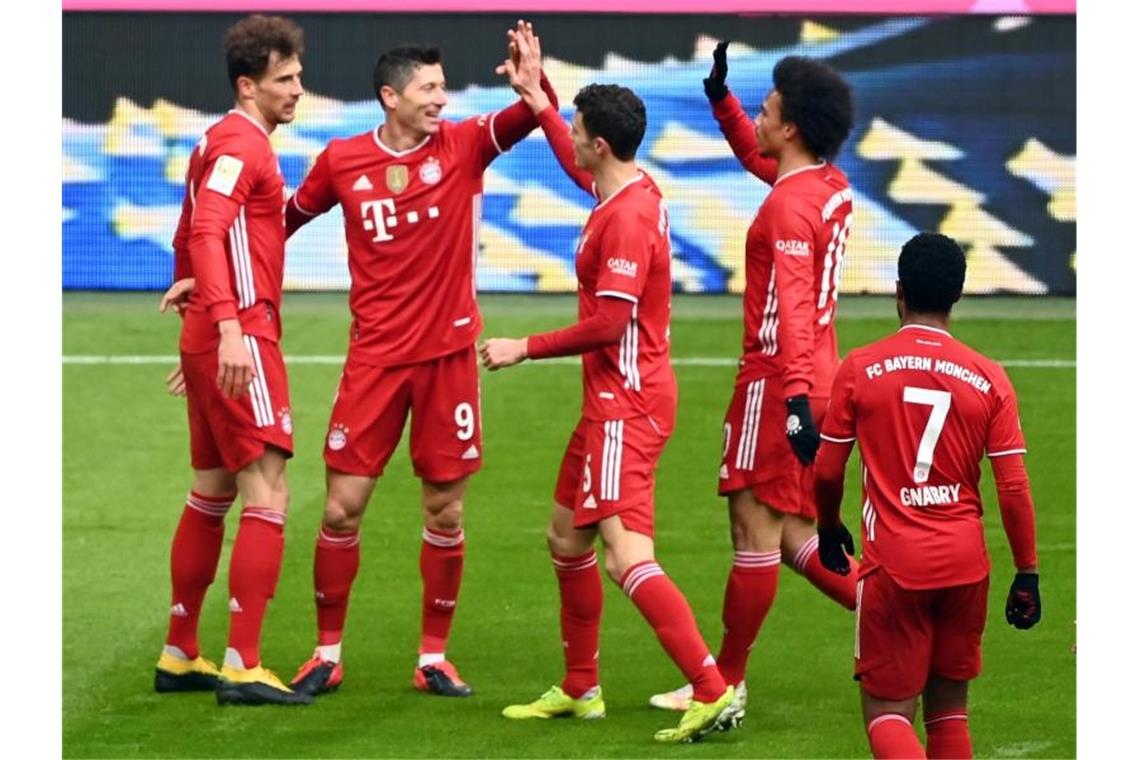 Bundesliga: Lewandowski überragend - Schalke taumelt weiter