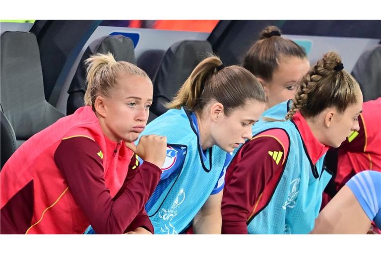 Torjägerin Lea Schüller (l.): Läuft nicht so für das deutsche EM-Team.