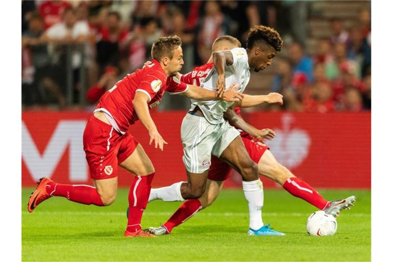 Torschütze und Vorbereiter beim Bayern-Sieg in Cottbus: Kingsley Coman (M). Foto: Robert Michael