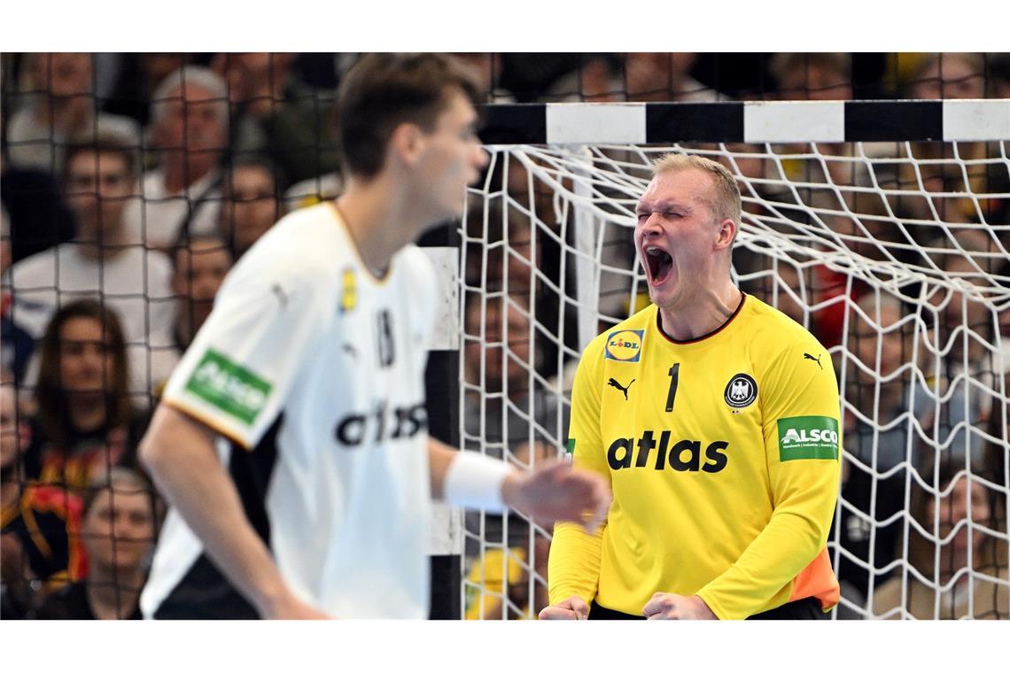 Torwart David Späth bejubelte einen spektakulären Sieg.