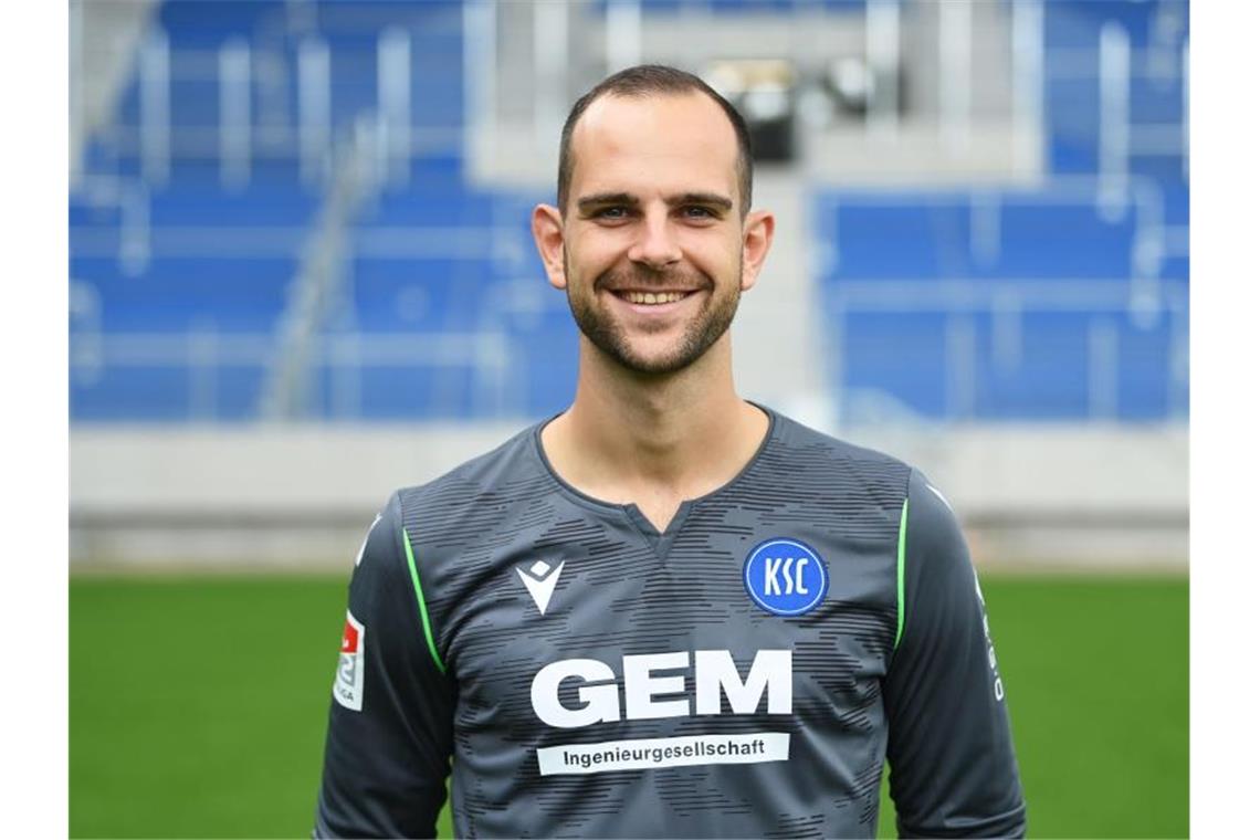 Keeper Gersbeck verletzt sich im Training des Karlsruher SC Torwart Marius Gersbeck. Foto: Uli Deck/dpa