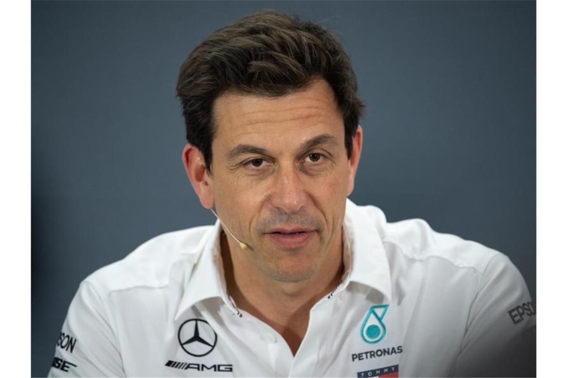 Toto Wolff, Teamchef und CEO des Formel-1-Teams Mercedes AMG Petronas Motorsport, spricht während einer Pressekonferenz. Foto: Sebastian Gollnow/dpa/Archivbild