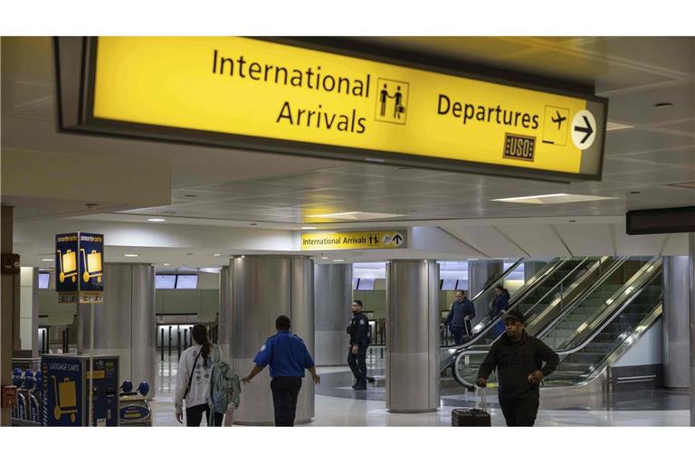 Touristen sollen in den USA noch genauer unter die Lupe genommen werden. (Symbolbild)