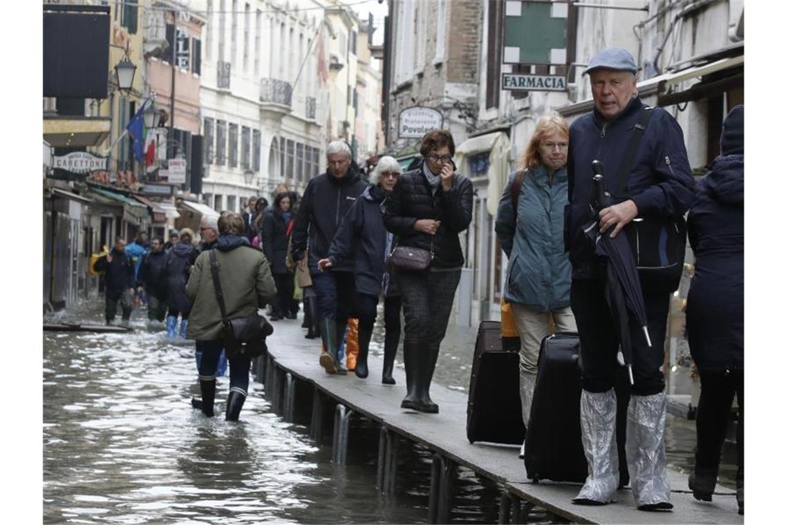 „Apokalyptische Zerstörung“: Hochwasser verwüstet Venedig