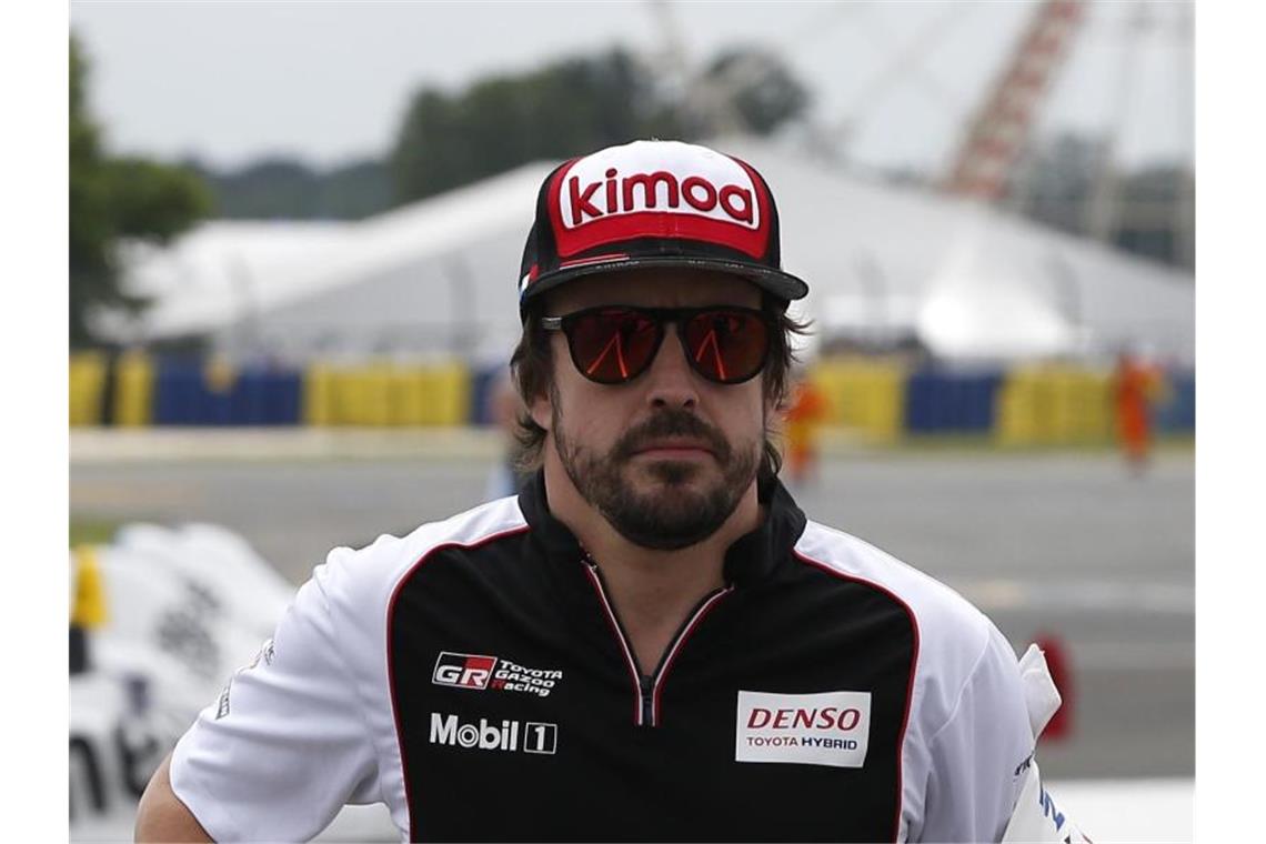 Alonso erneut Sieger in Le Mans - WM-Titel für Spanier Toyota-Rennfahrer Fernando Alonso gewinnt das 24-Stunden-Rennen von Le Mans. Foto: Thibault Camus/AP