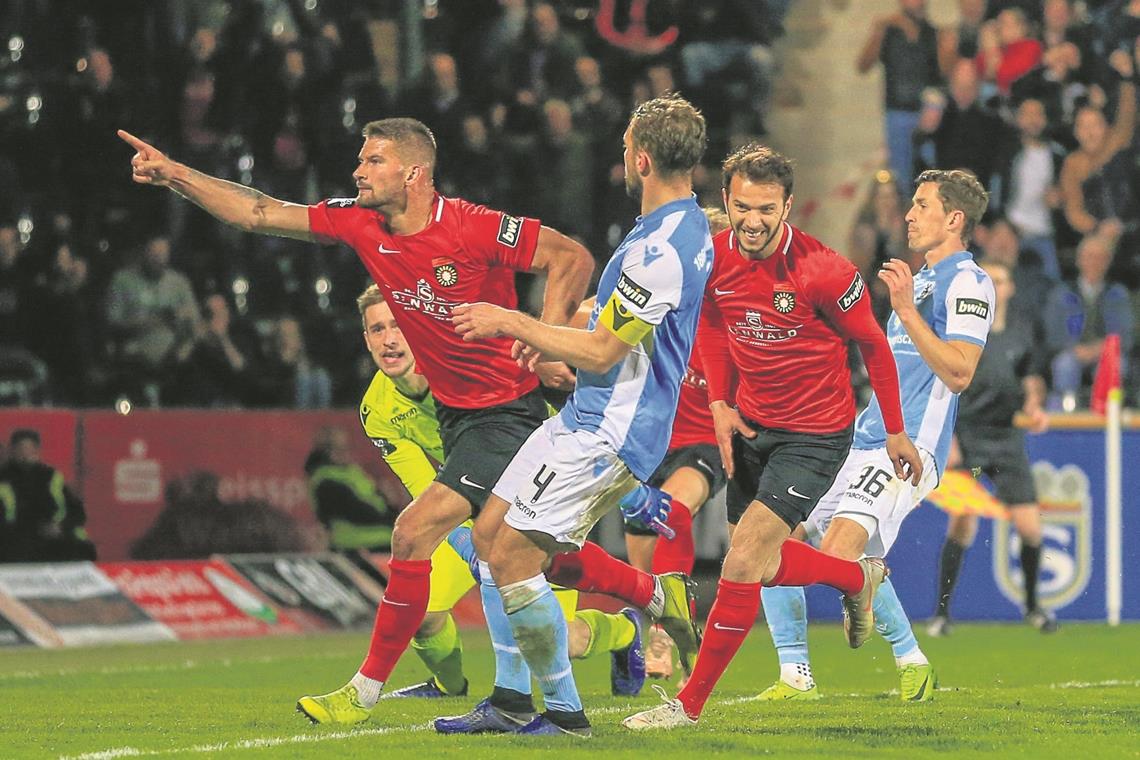 Traf gegen München kurz vor Schluss zum 1:0 und schoss Großaspach in der Tabelle um drei Plätze nach oben: SG-Stürmer Kai Brünker. Foto: A. Becher