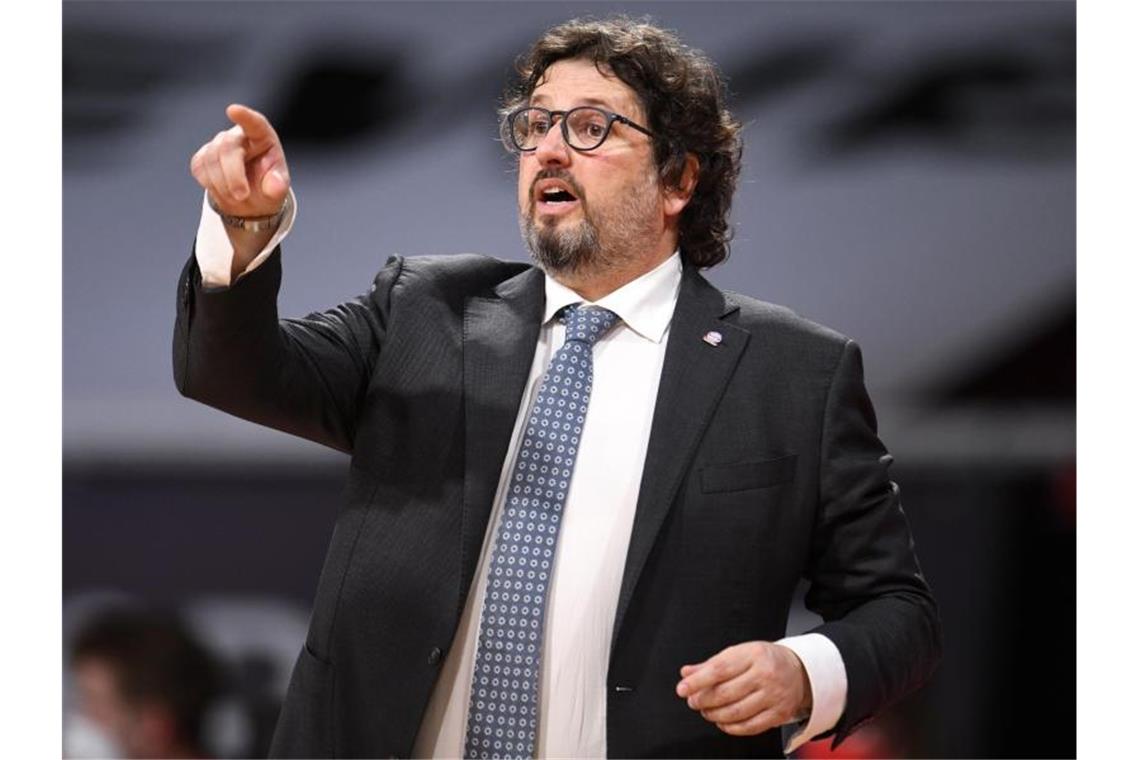 Bayern-Basketballer verlängern mit Erfolgscoach Trinchieri Trainer Andrea Trinchieri hat seinen Vertrag bei den Bayern verlängert. Foto: Tobias Hase/dpa