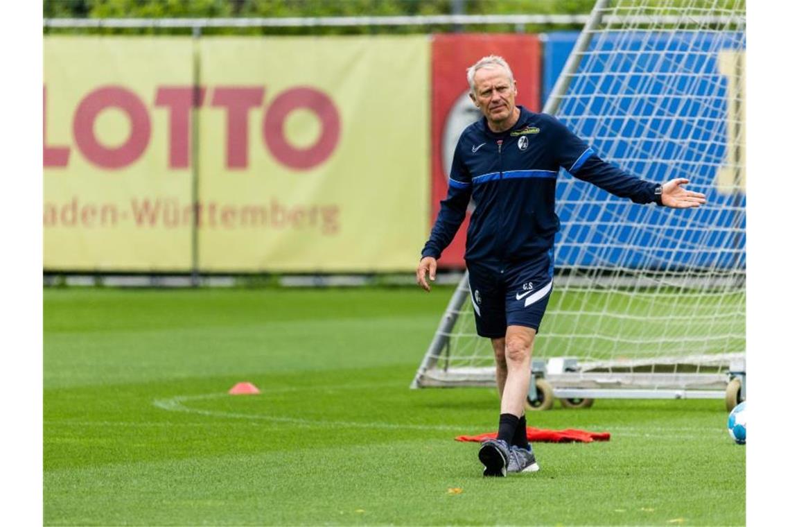 Christian Streich spricht mit Spielern auch über Politik