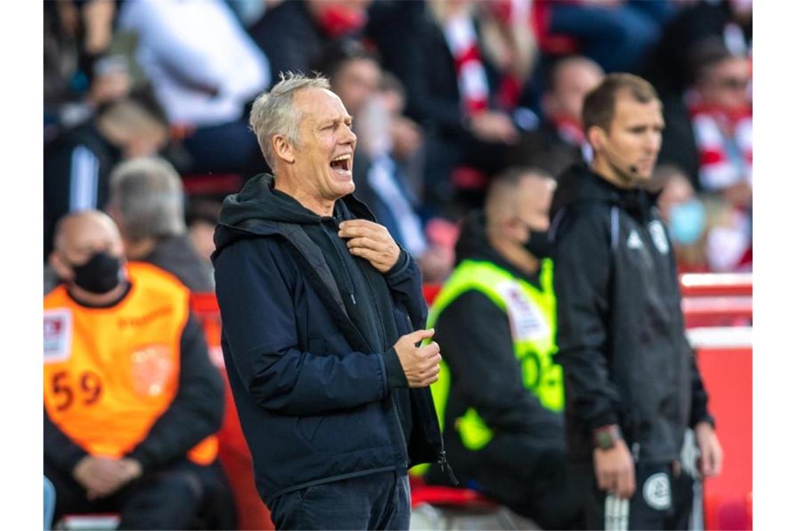 Schwächelnde Offensive: Wer soll Freiburgs Tore schießen? Trainer Christian Streich von SC Freiburg. Foto: Andreas Gora/dpa/Archivbild