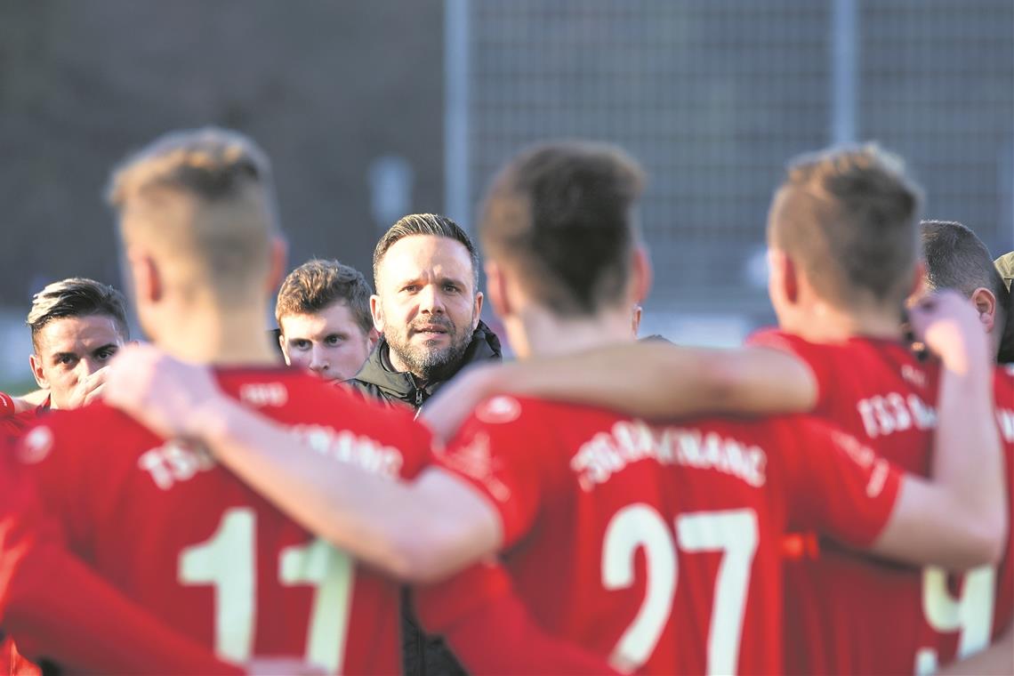 TSG-Fußballer starten am 2. Juli mit Vorbereitung Trainer Evangelos Sbonias beginnt mit den TSG-Fußballern am Dienstag die Saisonvorbereitung. Foto: T. Sellmaier