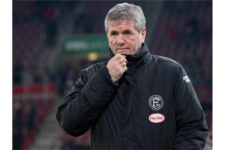 Trainer Friedhelm Funkel wird Fortuna Düsseldorf im Falle des Klassenerhalts weiterbetreuen. Foto: Tom Weller/dpa