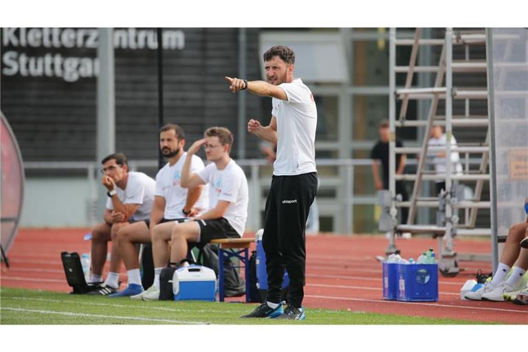 Trainer Harun Gülcan und die U19 der Kickers spielten am Sonntag 1:1 gegen den SSV Ulm 1846.
