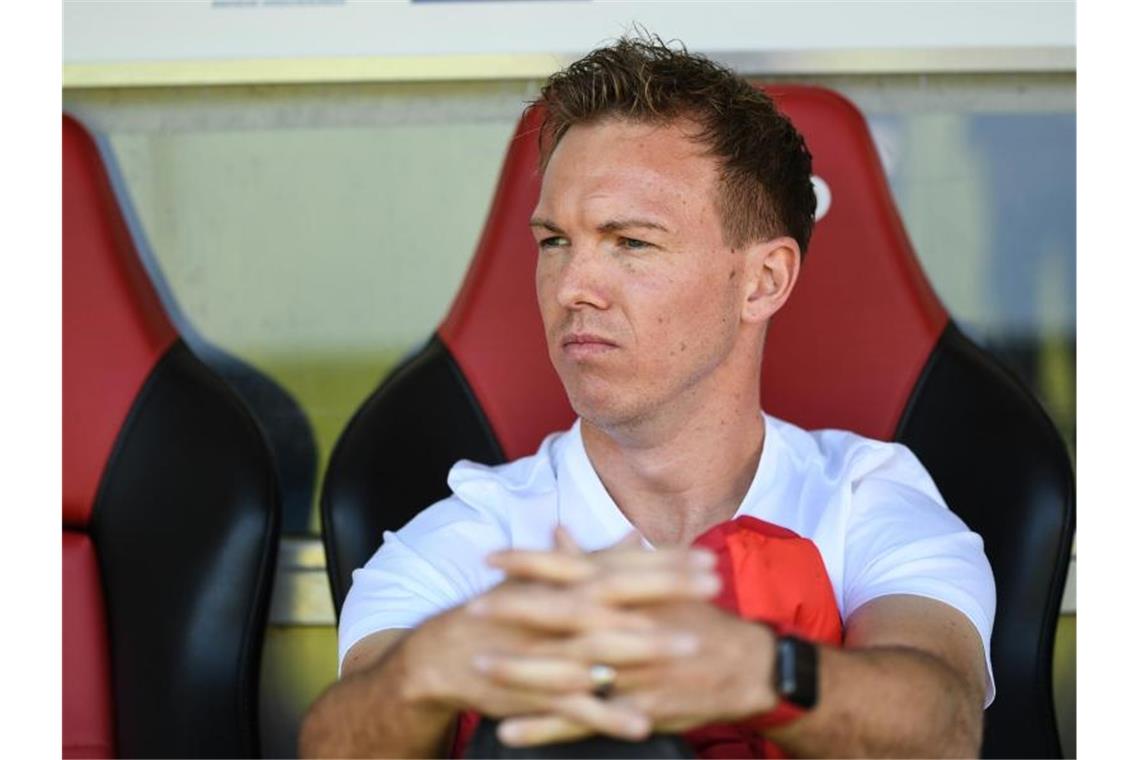 Sportdirektor Krösche stellt sich vor RB-Trainer Nagelsmann Trainer Julian Nagelsmann steckt mit Leipzig in einer kleinen Krise. Foto: Patrick Seeger/dpa