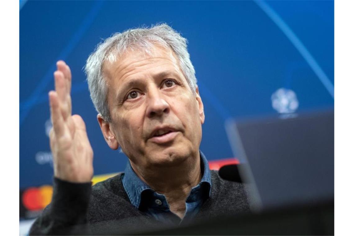 BVB hofft auf Schützenhilfe - Favre beklagt Witsel-Ausfall Trainer Lucien Favre beklagt den Ausfall von Axel Witsel. Foto: Bernd Thissen/dpa