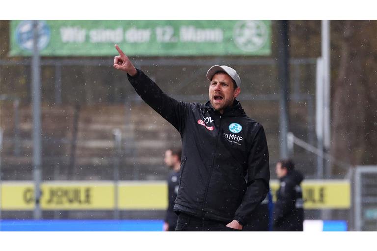 Trainer Marco Wildersinn und die Stuttgarter Kickers: Halbfinalaufgabe beim Verbandsligisten.        


Foto: Pressefoto Baumann
