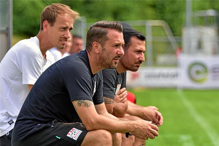 Trainer Mario Marinic ist von der Leistung der TSG bitter enttäuscht. Archivfoto: Tobias Sellmaier