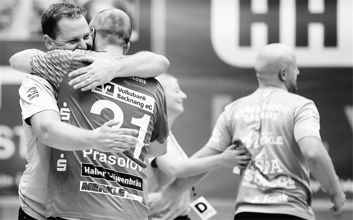Trainer Matthias Heineke (links) und Evgeni Prasolov wollen auch morgen einen Sieg bejubeln.Foto: A. Becher