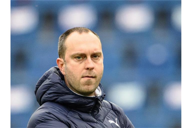 Trainer Ole Werner trifft mit Holstein Kiel im DFB-Pokal auf den FC Bayern München. Foto: Swen Pförtner/dpa
