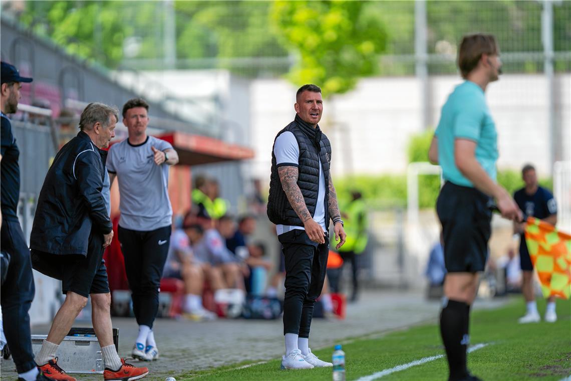 Trainer Pascal Reinhardt führt die SG Sonnenhof Großaspach zum Durchmarsch in di...