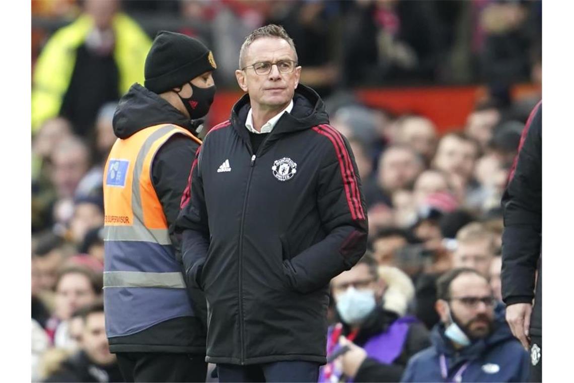 Trainer Ralf Rangnick kam mit dem Team von Manchester United nicht über ein 1:1 bei Newcastle United hinaus. Foto: Jon Super/AP/dpa