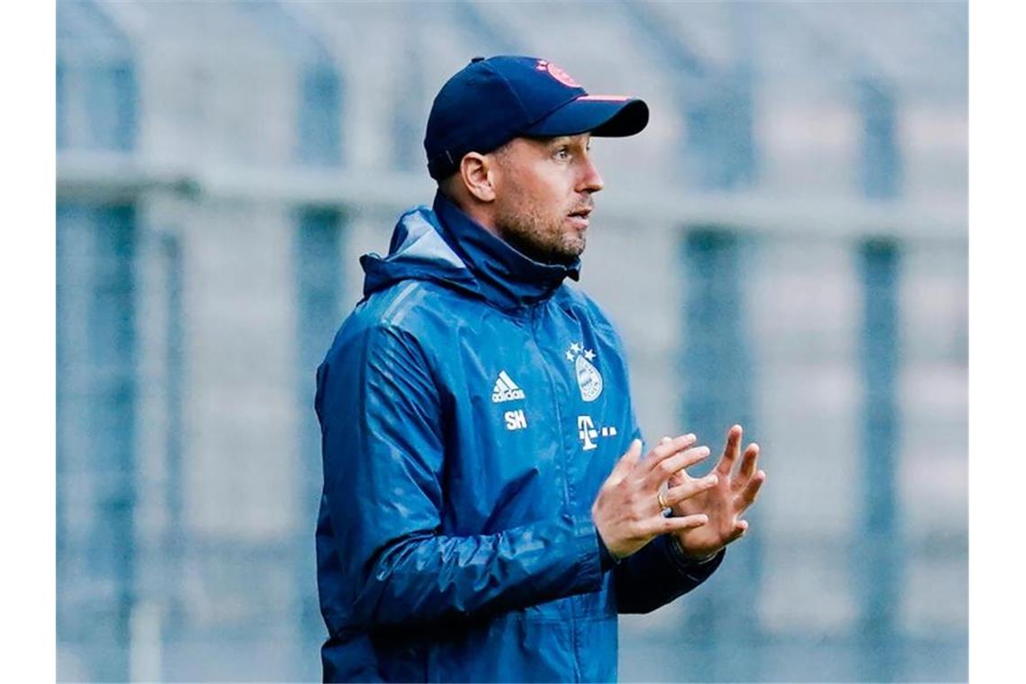 Medien: Sebastian Hoeneß kurz vor Wechsel zu Hoffenheim Trainer Sebastian Hoeneß wurde mit der zweiten Mannschaft des FC Bayern Drittliga-Meister. Foto: Uwe Anspach/dpa