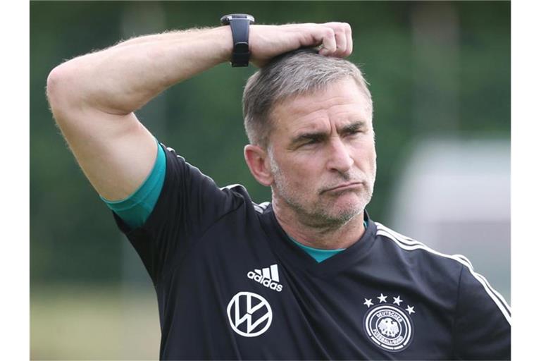 Trainer Stefan Kuntz hat sich mit der U21-Nationalmannschaft bereits für Tokio qualifiziert. Foto: Cézaro De Luca/dpa