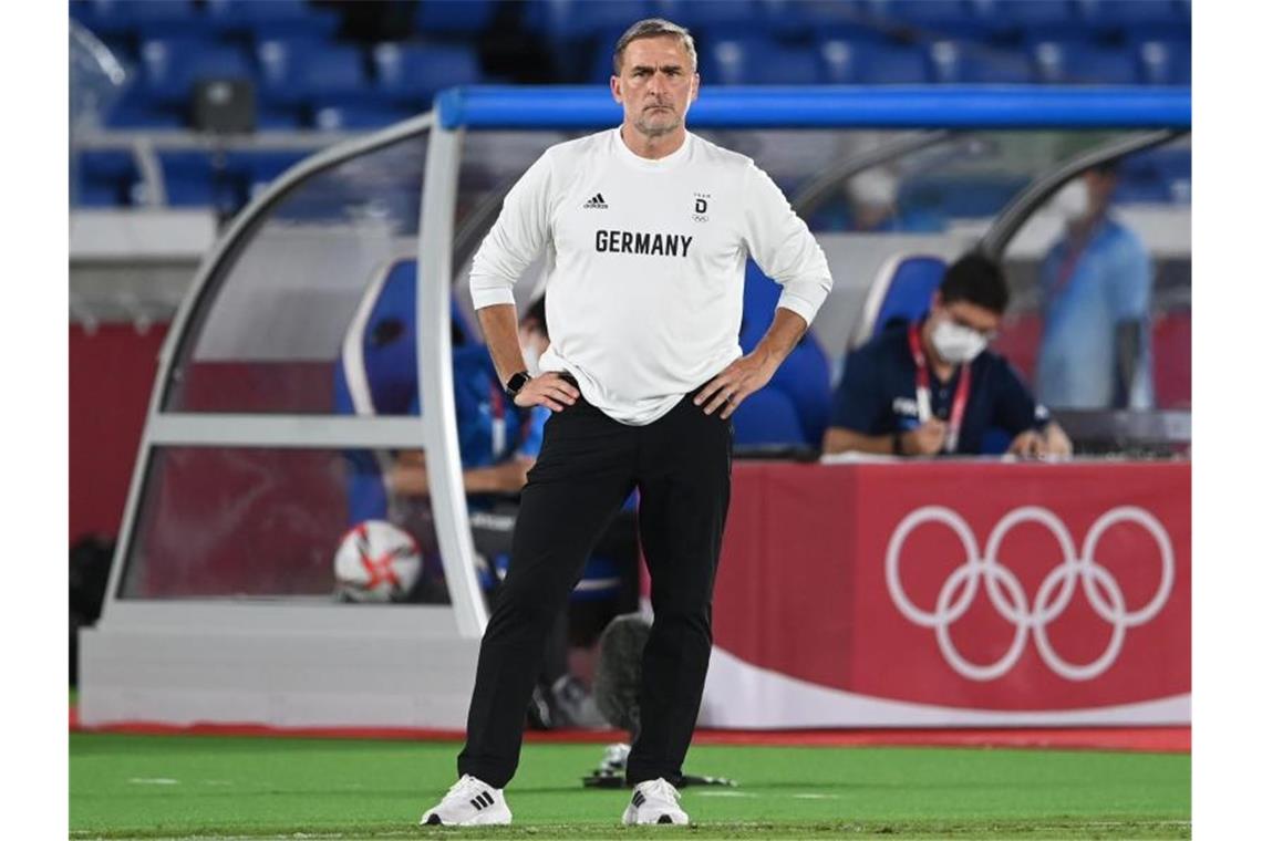 Trainer Stefan Kuntz sah eine ganz schwache erste Halbzeit der deutschen Mannschaft. Foto: Swen Pförtner/dpa