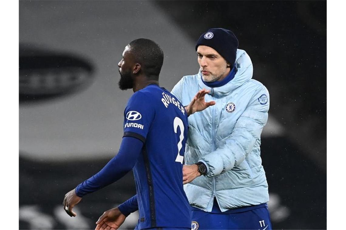 Trainer Thomas Tuchel (r) und Antonio Rudiger treffen mit dem FC Chelsea auf Real Madrid. Foto: Neil Hall/PA Wire/dpa