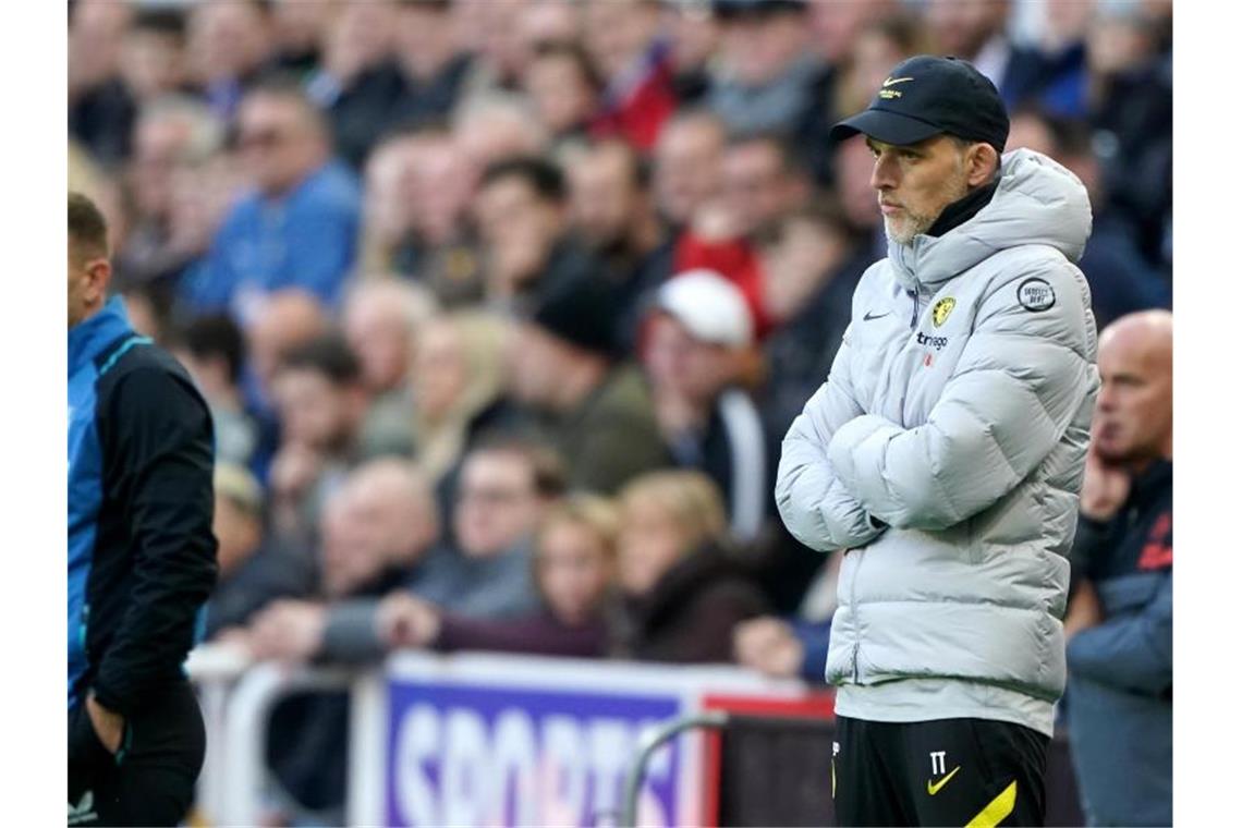 Chelsea baut Tabellenführung aus - Liverpool patzt zuhause Trainer Thomas Tuchel (r) und sein FC Chelsea stehen weiter an der Spitze der Premier League. Foto: Owen Humphreys/PA Wire/dpa