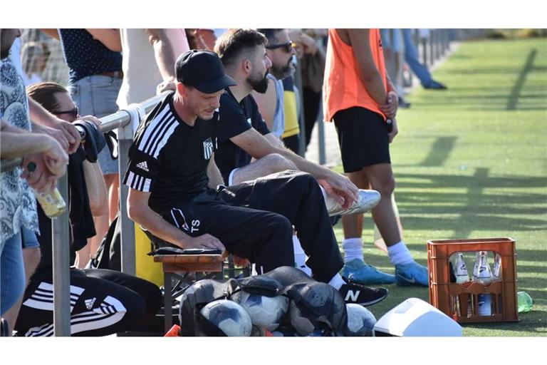 Trainer Timo Sauer sieht die Lage beim FC Gärtringen gelassen: Er arbeitet weiter in aller Ruhe mit seiner Mannschaft.