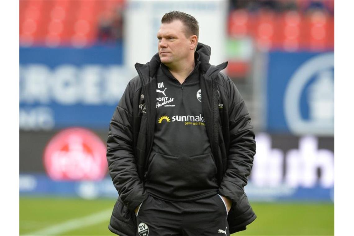 Dritte Niederlage? Sandhausen vor wegweisendem Spiel Trainer Uwe Koschinat von Sandhausen. Foto: Timm Schamberger/dpa/Archiv