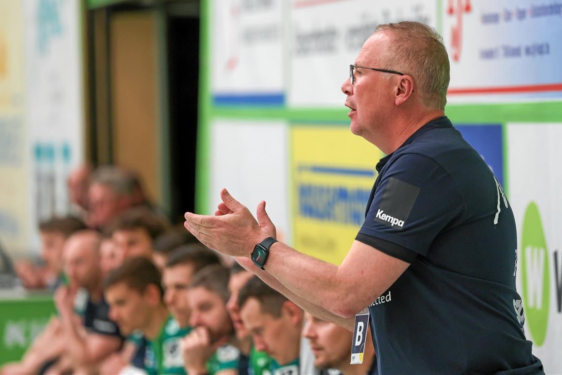 HC Oppenweiler/Backnang will in der Tabelle Boden gutmachen Trainer Volker Blumenschein steht morgen das letzte Mal als HCOB-Trainer an der Seitenlinie. Foto: Alexander Becher