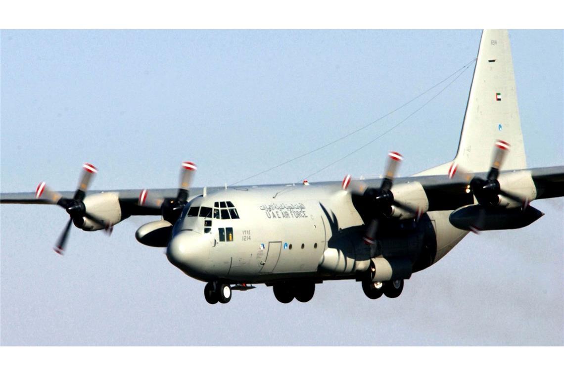 Transportflugzeug abgestürzt (Symbolbild)