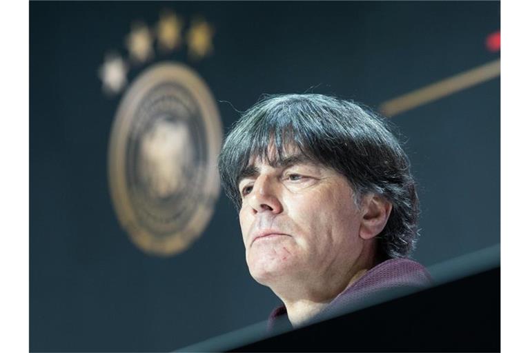 Trat einen Tag nach dem EM-Aus gegen England das letzte Mal als Bundestrainer vor die Presse: Joachim Löw. Foto: Federico Gambarini/dpa