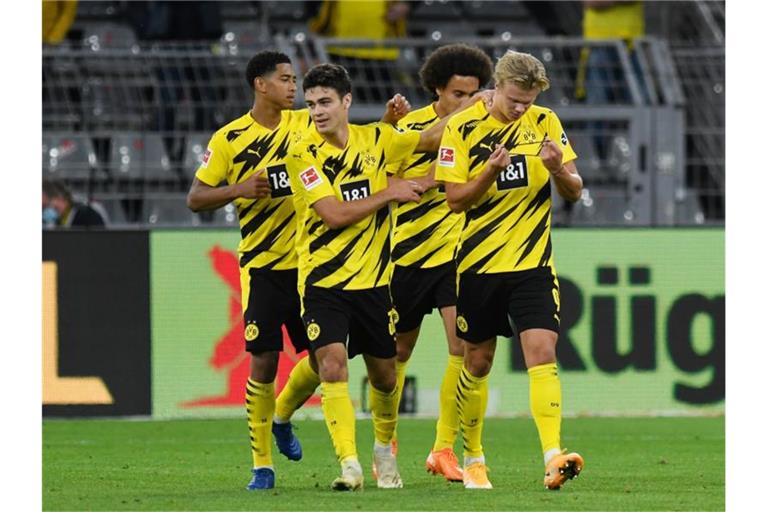 Treffsichere BVB-Youngster: Erling Haaland (r) Giovanni Reyna (M) und Jude Bellingham. Foto: Bernd Thissen/dpa