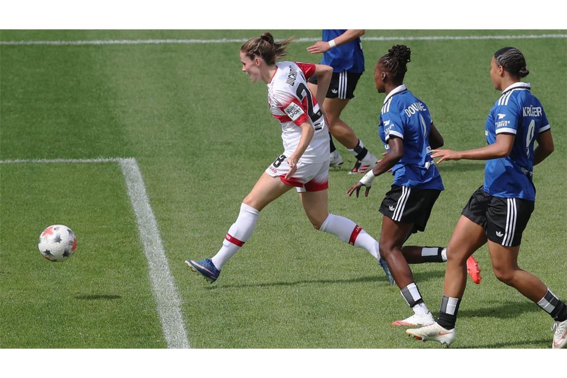 Treffsicher:&nbsp; Reena Wichmann macht gegen den Hamburger SV den 1:1-Ausgleich.