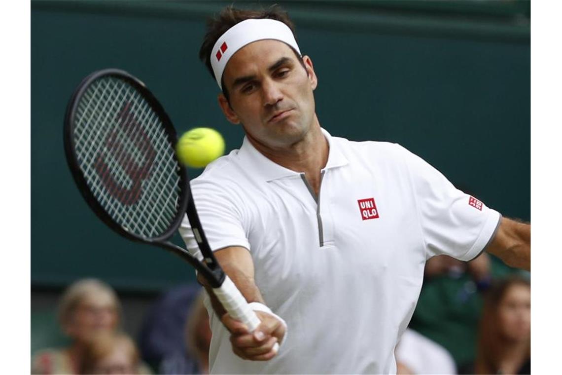 Federer gegen Nadal: Halbfinale fasziniert Wimbledon Trifft im Wimbledon-Halbfinale auf Rafael Nadal: Roger Federer. Foto: Alastair Grant/AP
