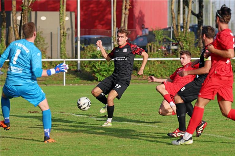Trifft zum 1:0 und bringt die TSG früh auf die Siegerstraße: Lukas Hornek. Foto: Alexander Hornauer