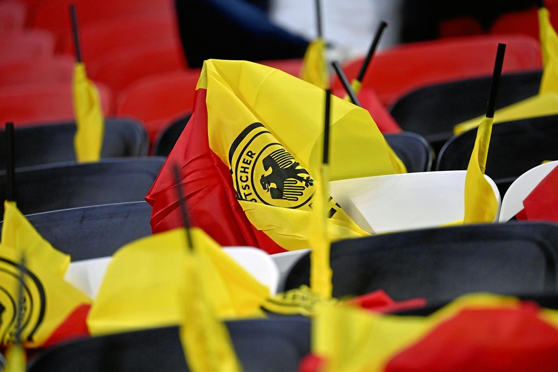 Tristesse herrscht bei den deutschen Fußballfans nach den Gruppenspielen bei der Weltmeisterschaft. Foto: Imago