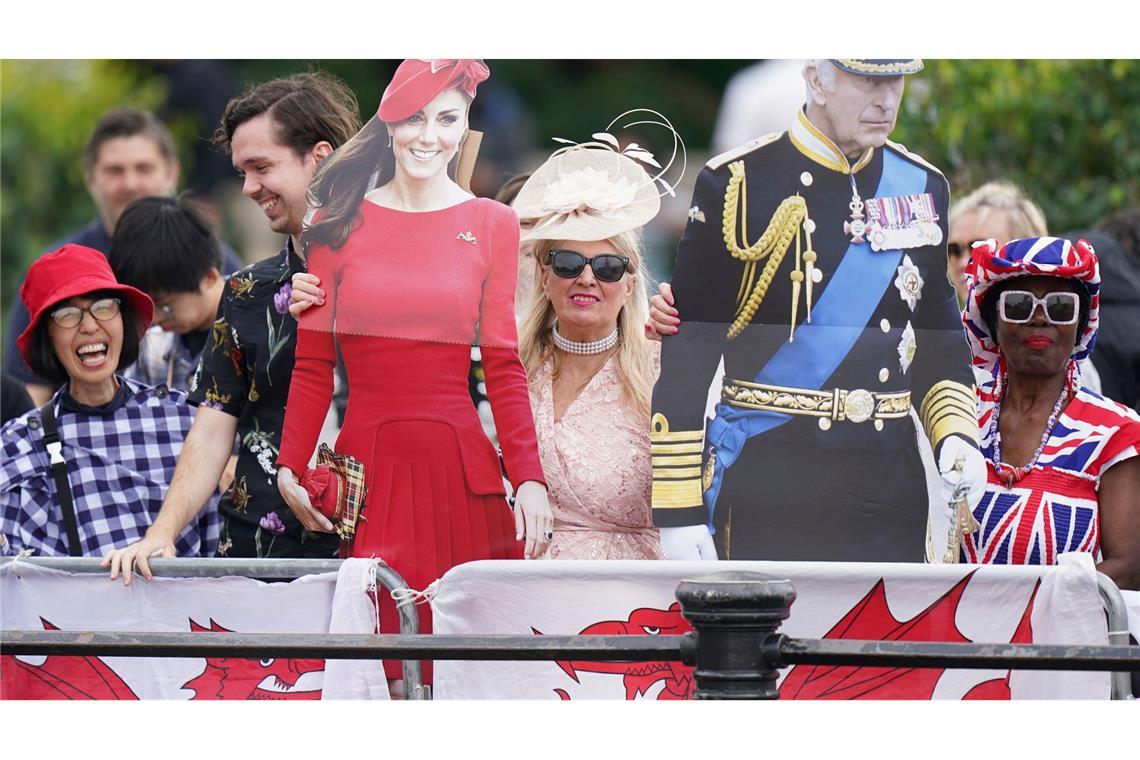 Bilder des Tages Trooping the Colour: Charles & Kate als Pappstars auf der Mall